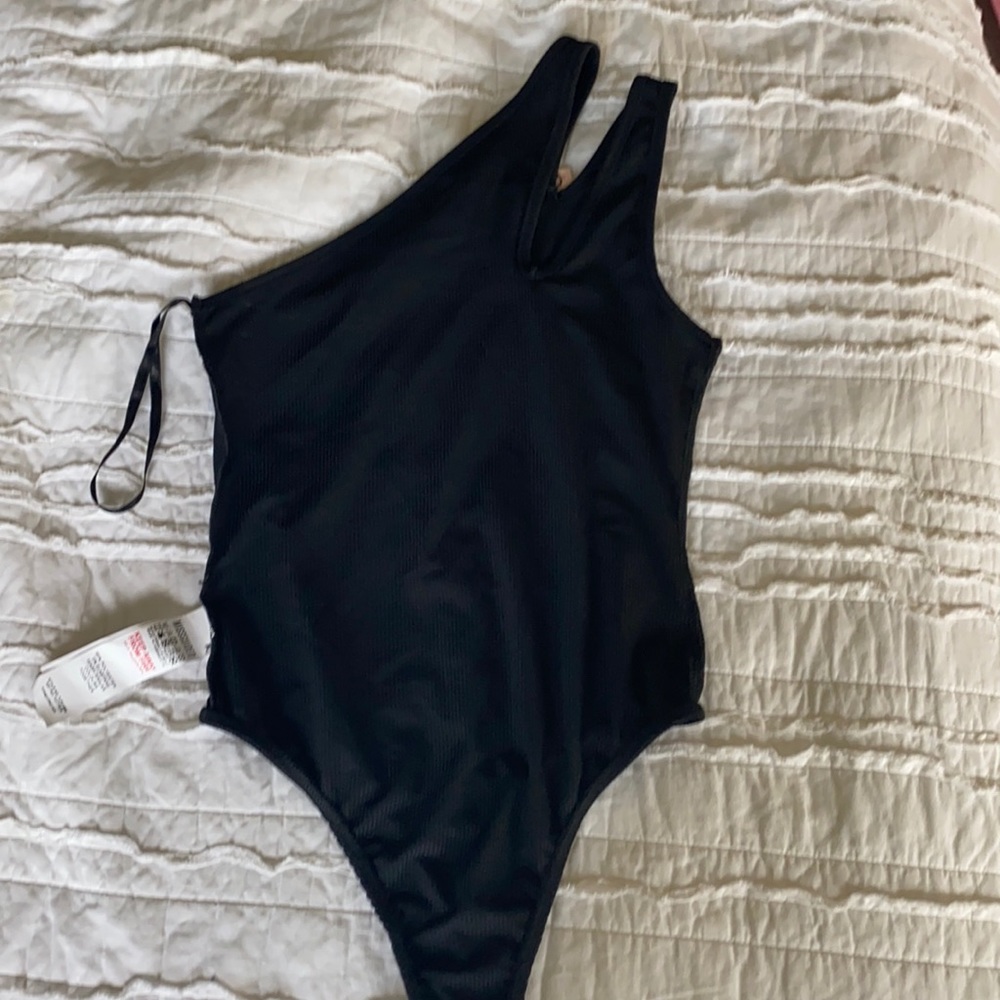BODY SUIT